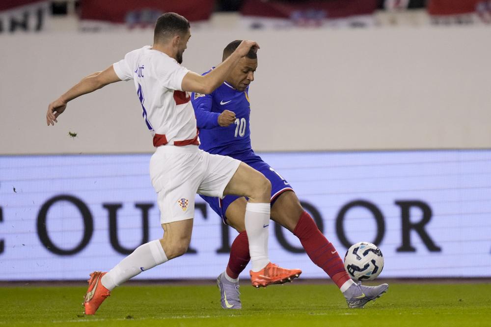 于篮板和内 于篮板和内